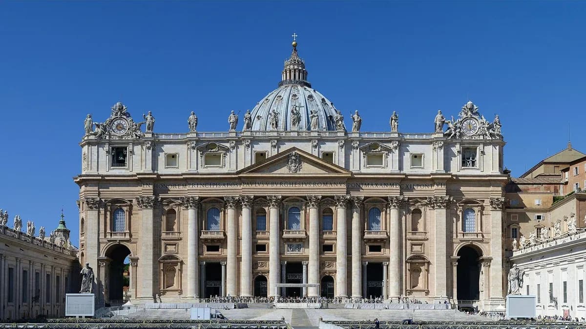 Basílica de San Pedro y su plaza en el Vaticano
